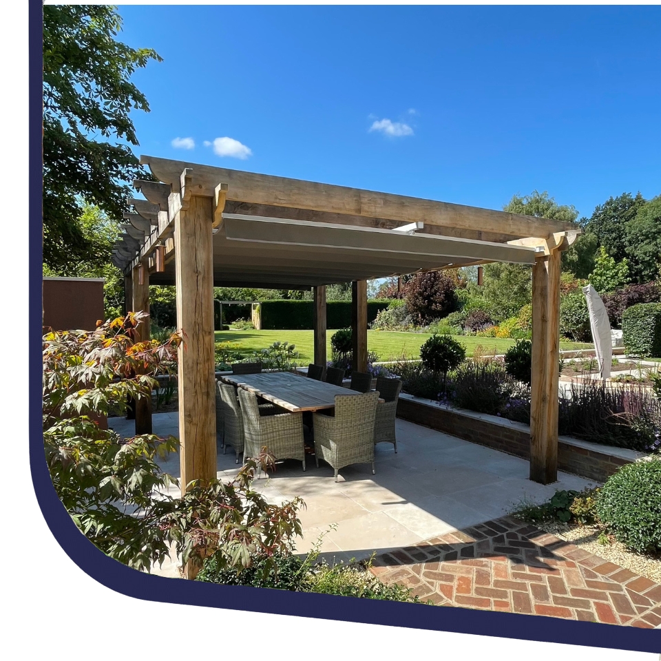 Oakframe with waterproof retractable shade